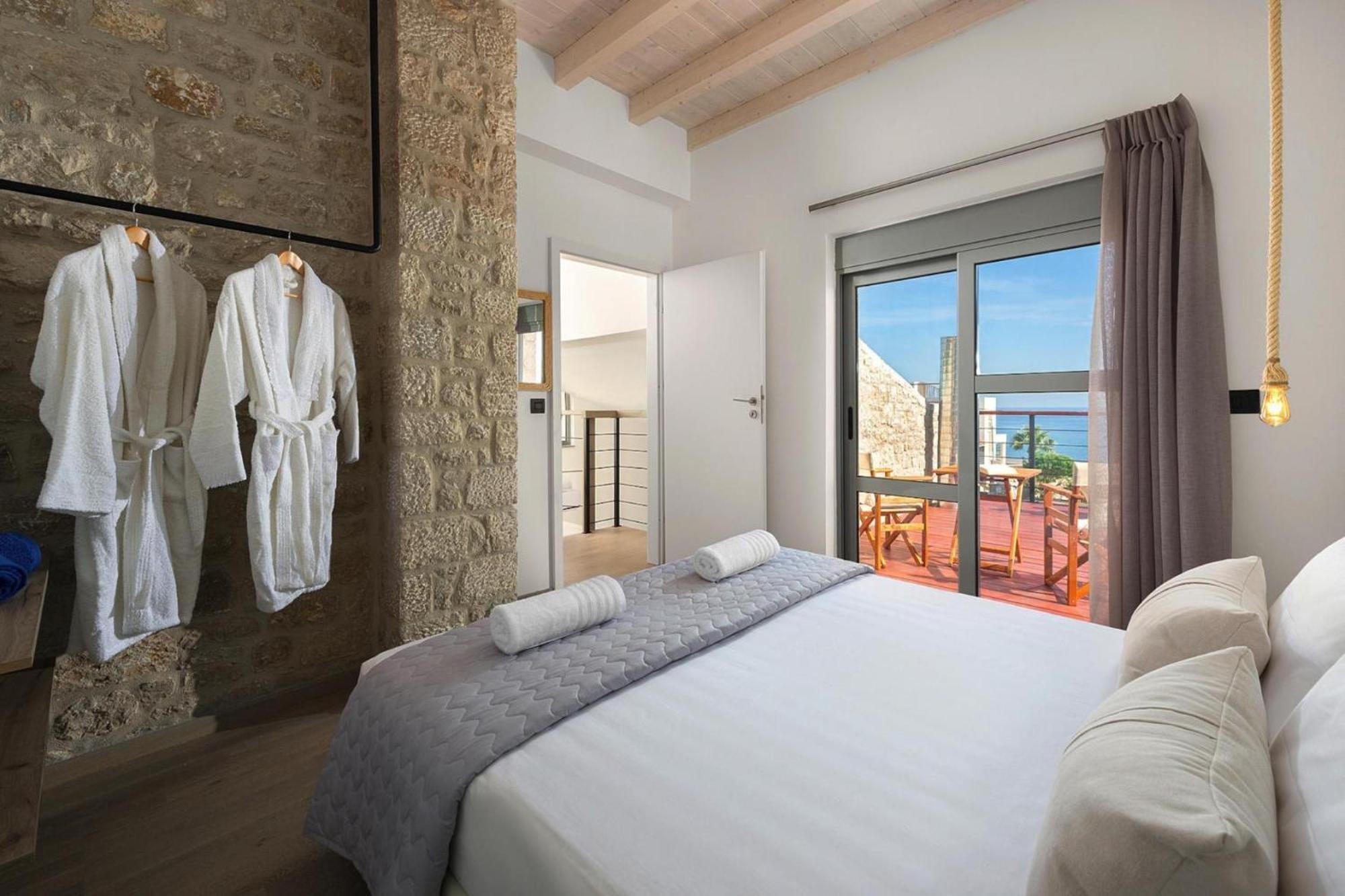 Modern In With Private Pool Lachania